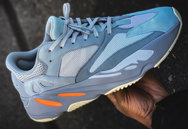 百搭经典灰如何？Yeezy 700 “Inertia” 实物首次曝光