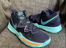 还有外星主题配色！这款 Nike Kyrie 5 有点特别