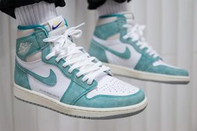 视频开箱 | Air Jordan 1 Turbo Green 湖水绿