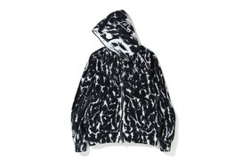 独特的扎染元素注入！A BATHING APE® 全新特别版鲨鱼帽衫上架