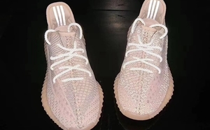 无鞋提亚洲限定曝光！这款 Yeezy 350 V2 “Synth”  你觉得好看吗？