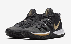 奢华霸气的黑金配色来袭！这款 Nike Kyrie 5 有点帅气