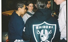 向 NFL 传奇球队 Oakland Raiders 致敬！Supreme x NFL x Raiders x '47 全新联名登场