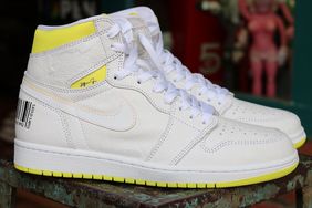 独特的条形码元素点缀！Air Jordan 1 “First Class Flight” 再曝实物细节照