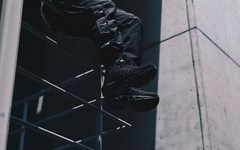 高冷又深邃的气质黑，全新 atmos x Nike Air 95 即将发售