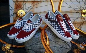 蓝白棋盘格+红色麂皮！Hot Rod LA x Vans Vault “First Love” 联名系列复古来袭