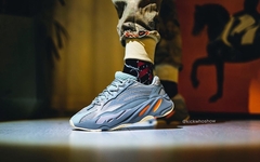 迎来升级，Yeezy 700 V2 “Inertia” 3M反光加持