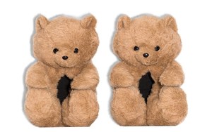 冬天这双鞋太可了！Vetements 推出 Teddy Bears 泰迪熊灵感拖鞋