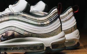 独特报纸主题！全新 Air Max 97 现已发售