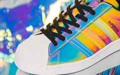 彩虹鞋面太亮眼了！adidas Superstar “Iridescent” 现已发售