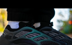 夜光骨架+反光细节！纯黑 Yeezy 700 V3 你爱不爱？