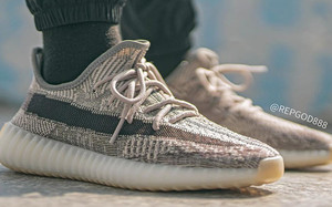 两款 Yeezy 350 V2 新配色上脚照曝光！即将正式发售