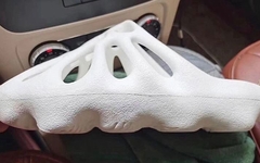 火山造型拖鞋？ Yeezy 新设计疑似曝光