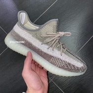 有没有眼缘？Yeezy 350 V2 “Zyon”满天星版亮相