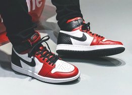 竟然没有丝绸？AJ 1 “Satin Snake” 上脚照首次曝光！