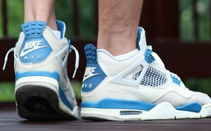 元年 Nike Air 后跟加持！Air Jordan 4 OG 白蓝配色明年复刻！