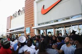 Nike 亏损 56 亿宣布裁员！鞋圈寒冬还未过去？