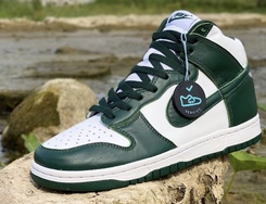 最新实物照释出！2008 年经典 Dunk Hi 配色下月复刻回归！