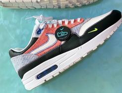 解构拼接设计，这双Air Max 1也采用可回收物制作