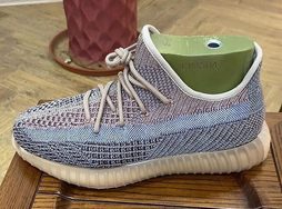 Yeezy 350 V2 “Yecher” 配色实物曝光！十一月登场！