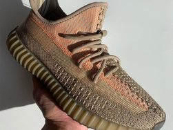 高级感沙漠色！Yeezy 350 V2 全新配色耐脏属性拉满！