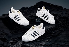  LEGO x Adidas Superstar 联名鞋款即将发售！