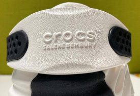 设计师 Salehe Bembury 联名 Crocs 推出一款 “昆虫” 鞋！