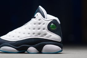 更多实物图曝光！全新 Air Jordan 13 “Obsidian” 即将发售！