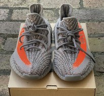 全新 adidas Yeezy Boost 350 V2 “Beluga Reflective” 实物图曝光！