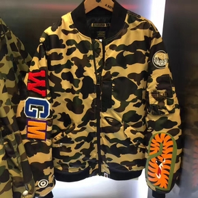 BAPE 黄绿迷彩 背后刺绣鲨鱼飞行夹克 MA-1