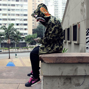 BAPE 1ST CAMO SHAKR HOODIES黄绿迷彩鲨鱼卫衣 经典款