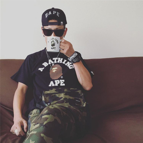 BAPE 经典款小猿人头T恤