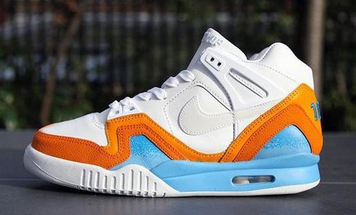 NIKE Air Tech Challenge 2