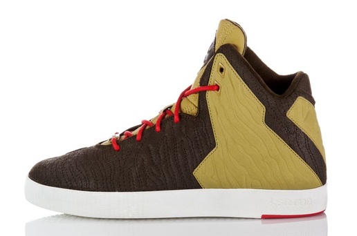 NIKE LEBRON XI NSW LIFESTYLE