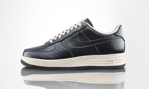 NIKE LUNAR FORCE 1 FRAGMENT DESIGN