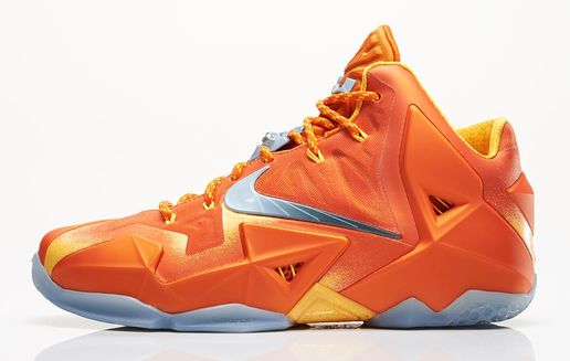 NIKE LEBRON XI