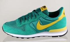 Nike Internationalist