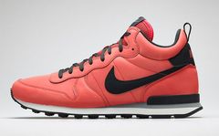 Nike Internationalist Mid