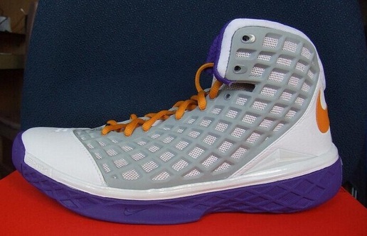 NIKE ZOOM KOBE III