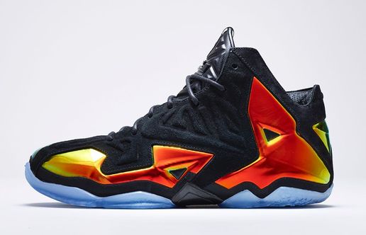 NIKE LEBRON XI