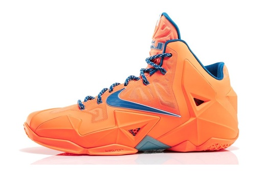 NIKE LEBRON XI