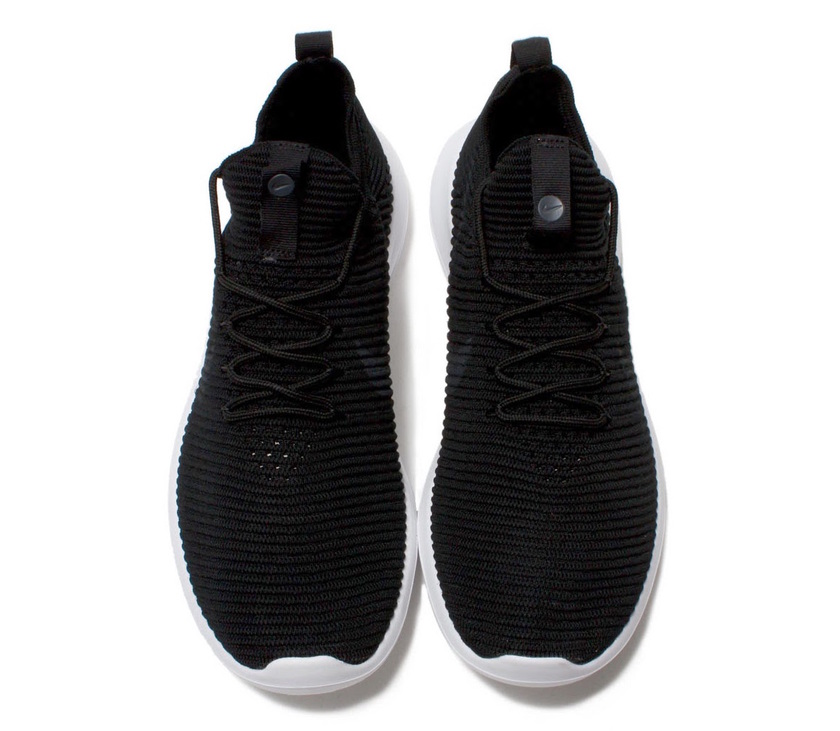 nike-roshe-two-flyknit-v2-black-918263-002-2.jpg