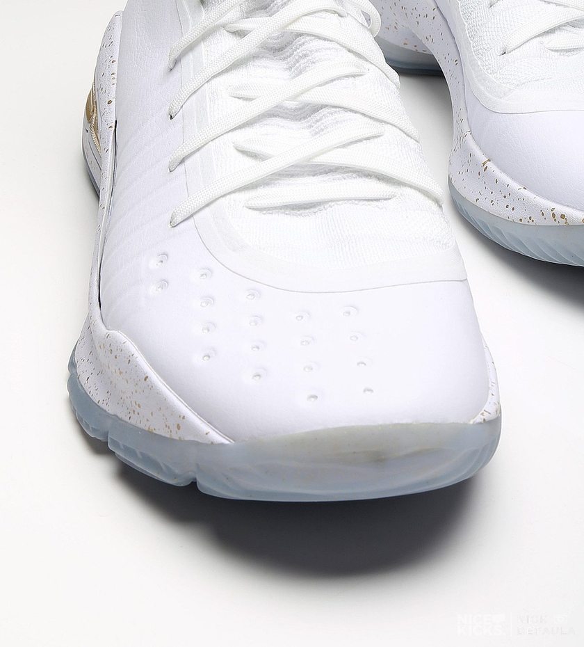 NK-Stephen-Curry-NBA-Finals-Under-Armour-Curry-4-12.jpg