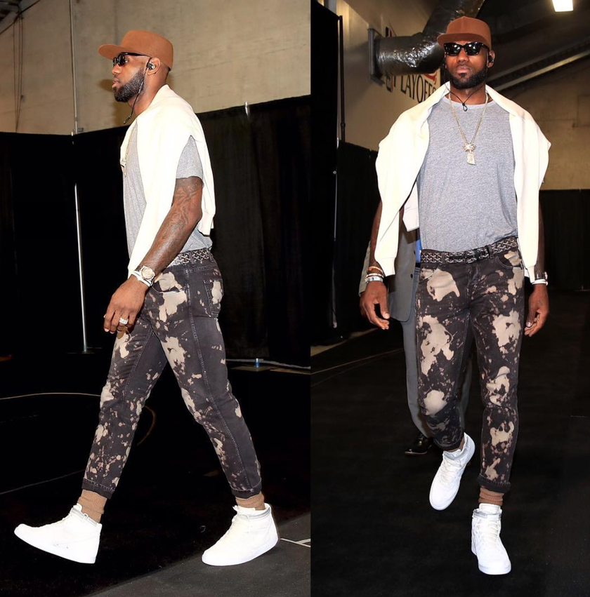 lebron-james-john-elliott-nikelab-vandal.png