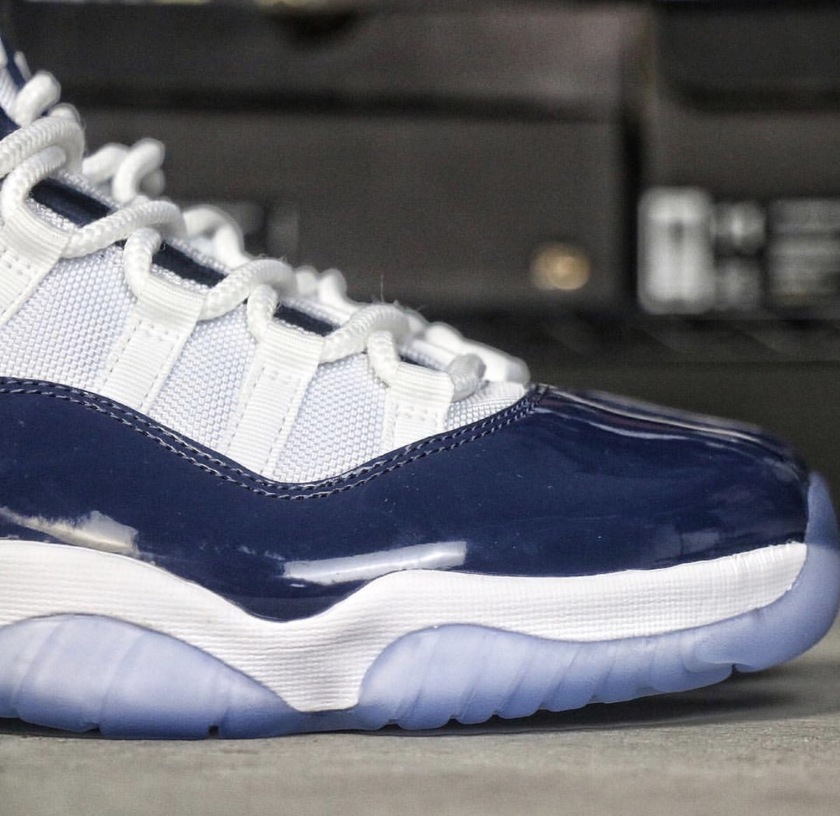 air-jordan-11-midnight-navy-toe.jpg