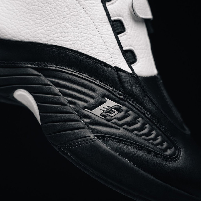 reebok-answer-iv-white-black-stepover-3.jpg