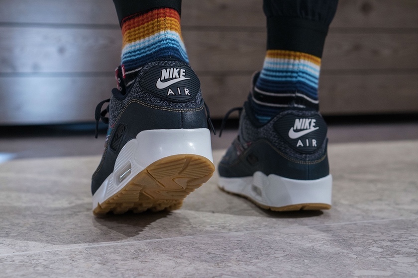 http-%2F%2Fcn.hypebeast.com%2Ffiles%2F2017%2F06%2Fhttp-2F2Fhypebeast.com2Fimage2F20172F062Fair-max-90-afro-pack-on-foot-03.jpg