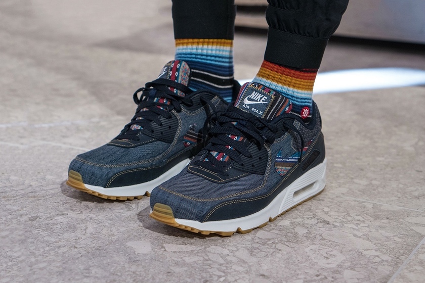 http-%2F%2Fcn.hypebeast.com%2Ffiles%2F2017%2F06%2Fhttp-2F2Fhypebeast.com2Fimage2F20172F062Fair-max-90-afro-pack-on-foot-01.jpg