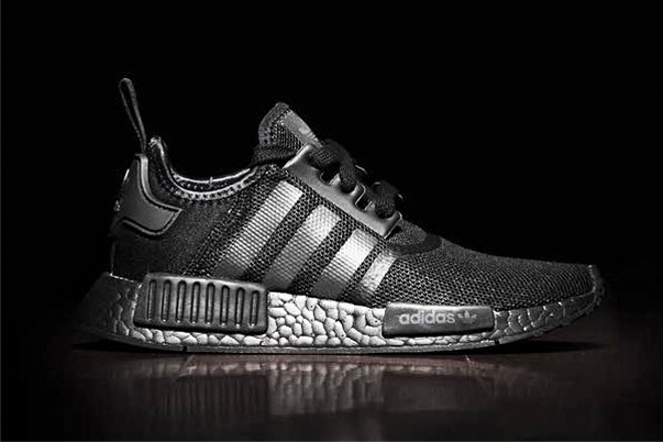 http_hk.hypebeast.com_files_2016_07_adidas-nmd-r1-mesh-triple-black-11.jpg