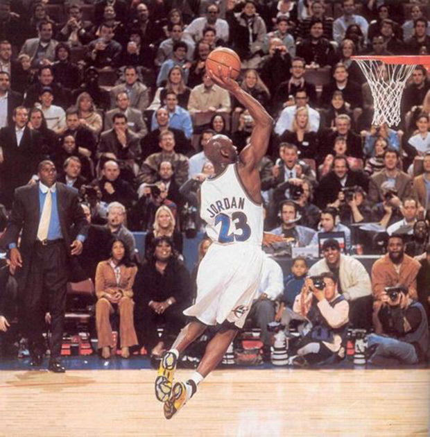 jordan-misses-dunk-2002.jpg